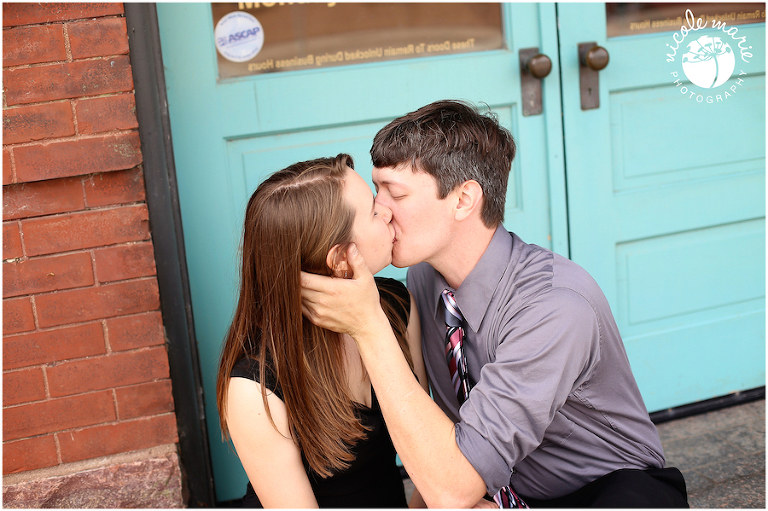 32 aj engagement couple love sioux falls sd photography
