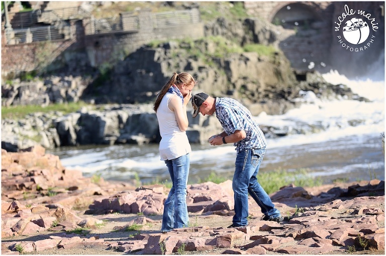04 dt proposal engagement couple love sioux falls sd photography
