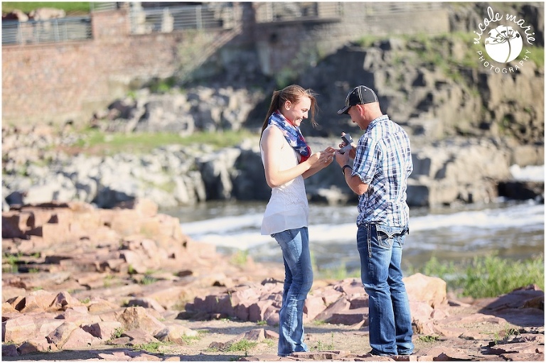 07 dt proposal engagement couple love sioux falls sd photography