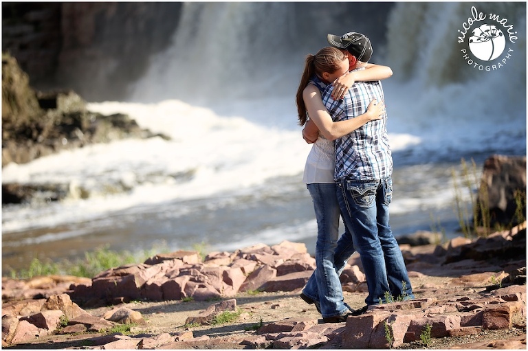 11 dt proposal engagement couple love sioux falls sd photography