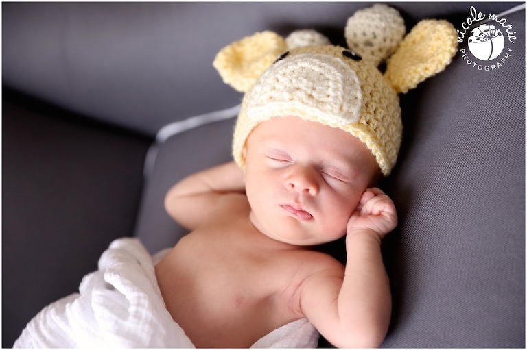 02 dykstra baby boy newborn lifestyle family portrait sioux falls sd photography