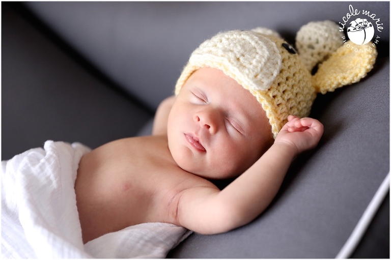 04 dykstra baby boy newborn lifestyle family portrait sioux falls sd photography