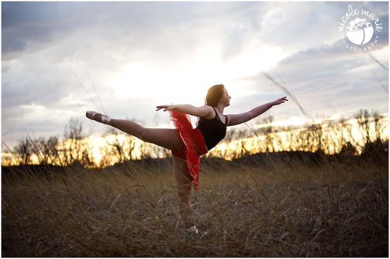 42 Alleysia senior girl spring portrait sioux falls sd photography