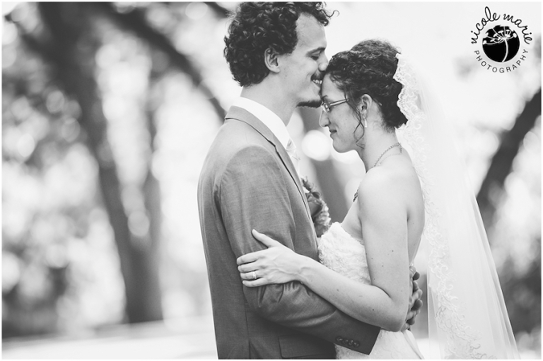 31 Jorgensen wedding great plains zoo couple love portrait sioux falls sd photography