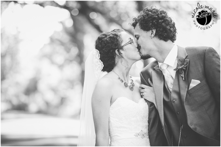 42 Jorgensen wedding great plains zoo couple love portrait sioux falls sd photography
