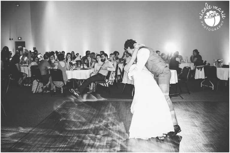 63 Jorgensen wedding great plains zoo couple love portrait sioux falls sd photography