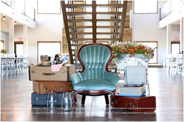 031-blue-haven-barn-garden-styled-shoot-wedding-couple-love-portrait-sioux-falls-sd-photography