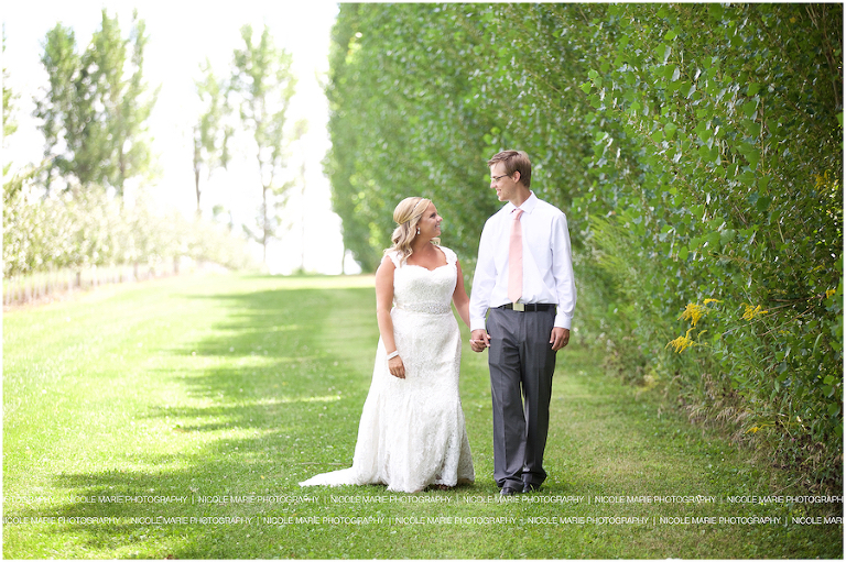 029-boots-wedding-couple-love-portrait-sioux-falls-sd-la-crescent-mn-photography