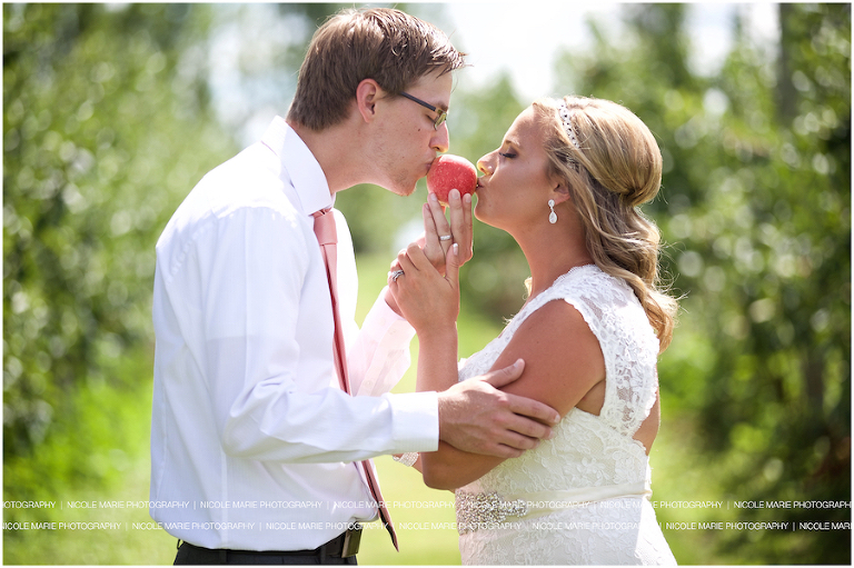 036-boots-wedding-couple-love-portrait-sioux-falls-sd-la-crescent-mn-photography