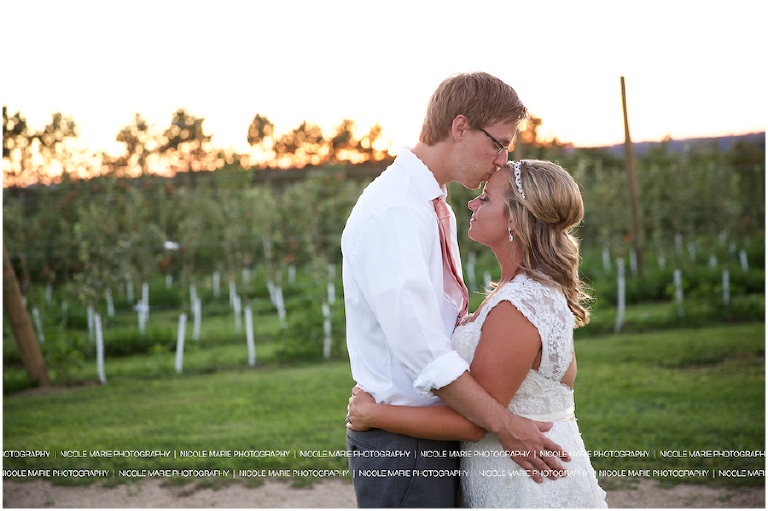 094-boots-wedding-couple-love-portrait-sioux-falls-sd-la-crescent-mn-photography