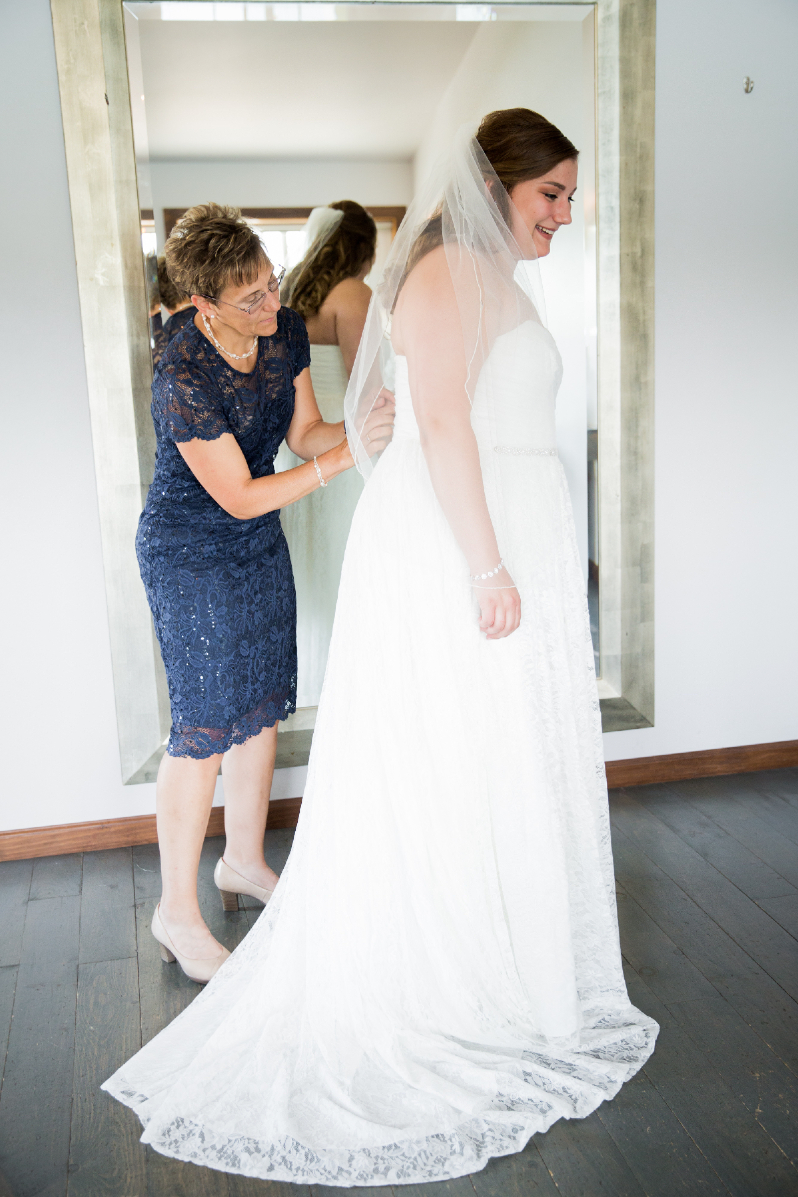 Twedt-wedding-blue-haven-barn-and-gardens-nature-photographer-couple-sioux-falls-sd-photography