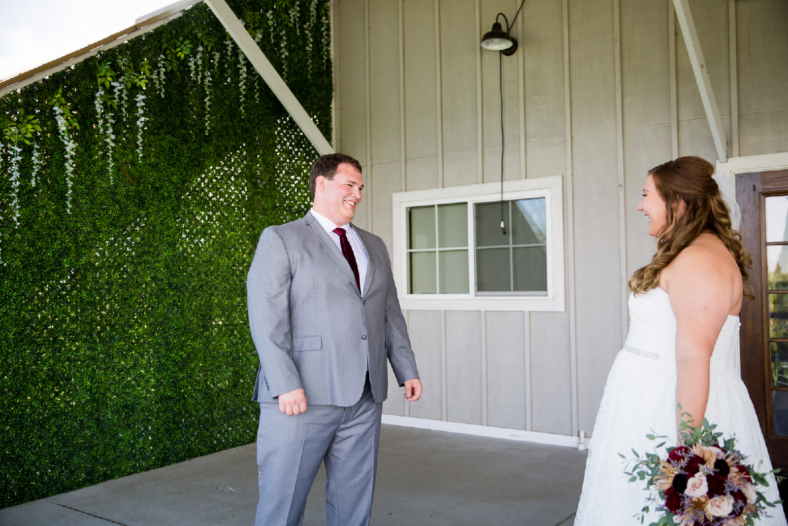 Twedt-wedding-blue-haven-barn-and-gardens-nature-photographer-couple-sioux-falls-sd-photography