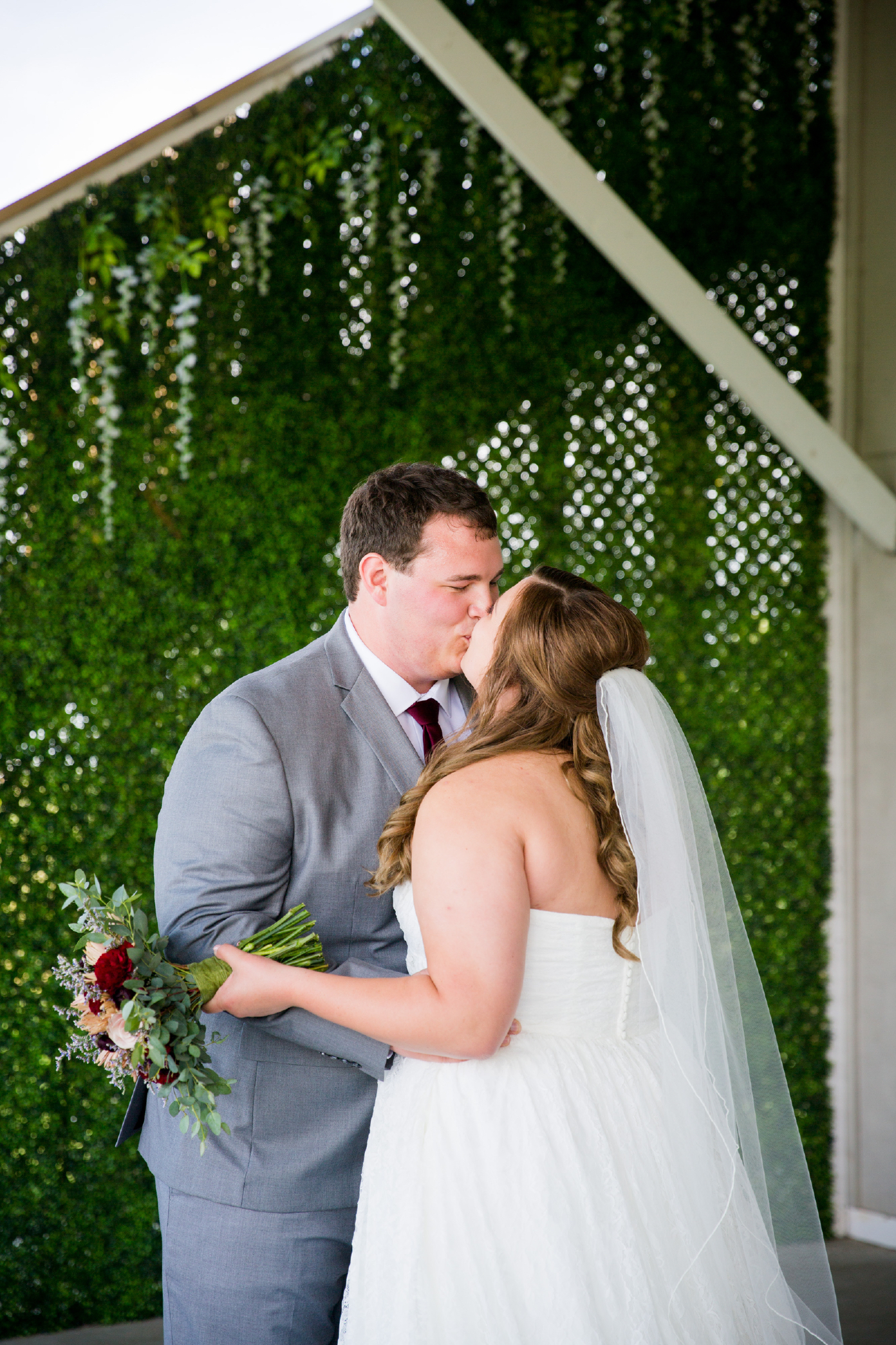 Twedt-wedding-blue-haven-barn-and-gardens-nature-photographer-couple-sioux-falls-sd-photography