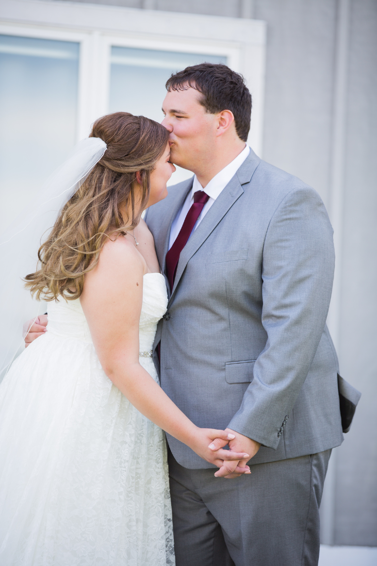 Twedt-wedding-blue-haven-barn-and-gardens-nature-photographer-couple-sioux-falls-sd-photography