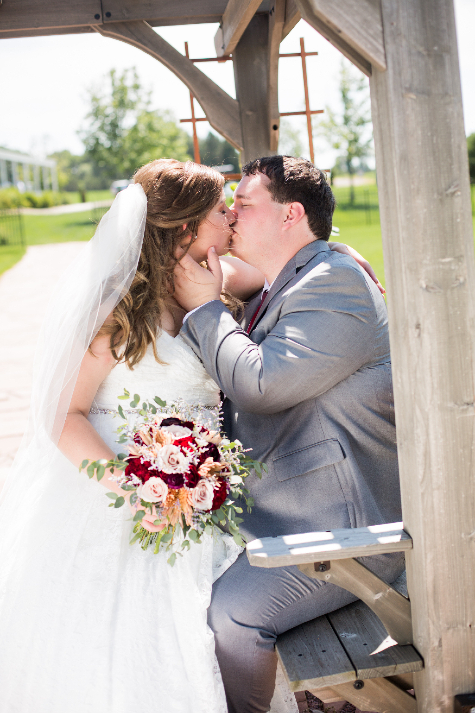 Twedt-wedding-blue-haven-barn-and-gardens-nature-photographer-couple-sioux-falls-sd-photography