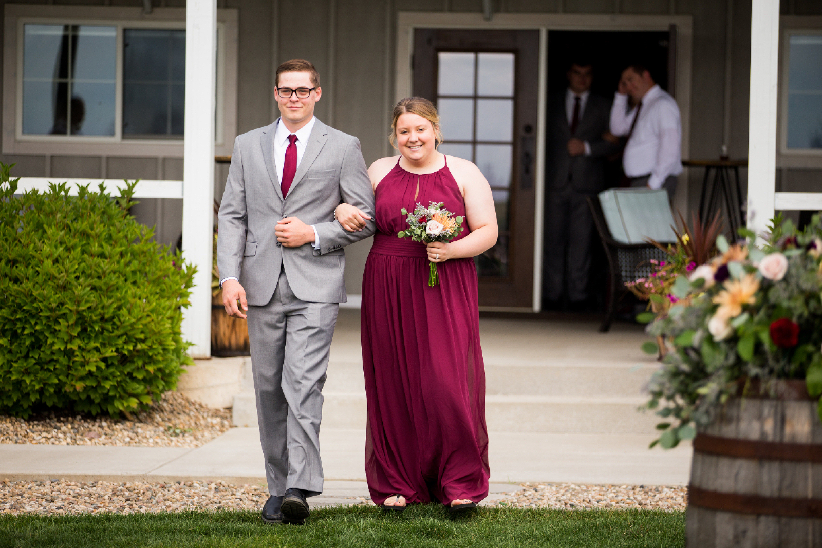 Twedt-wedding-blue-haven-barn-and-gardens-nature-photographer-couple-sioux-falls-sd-photography