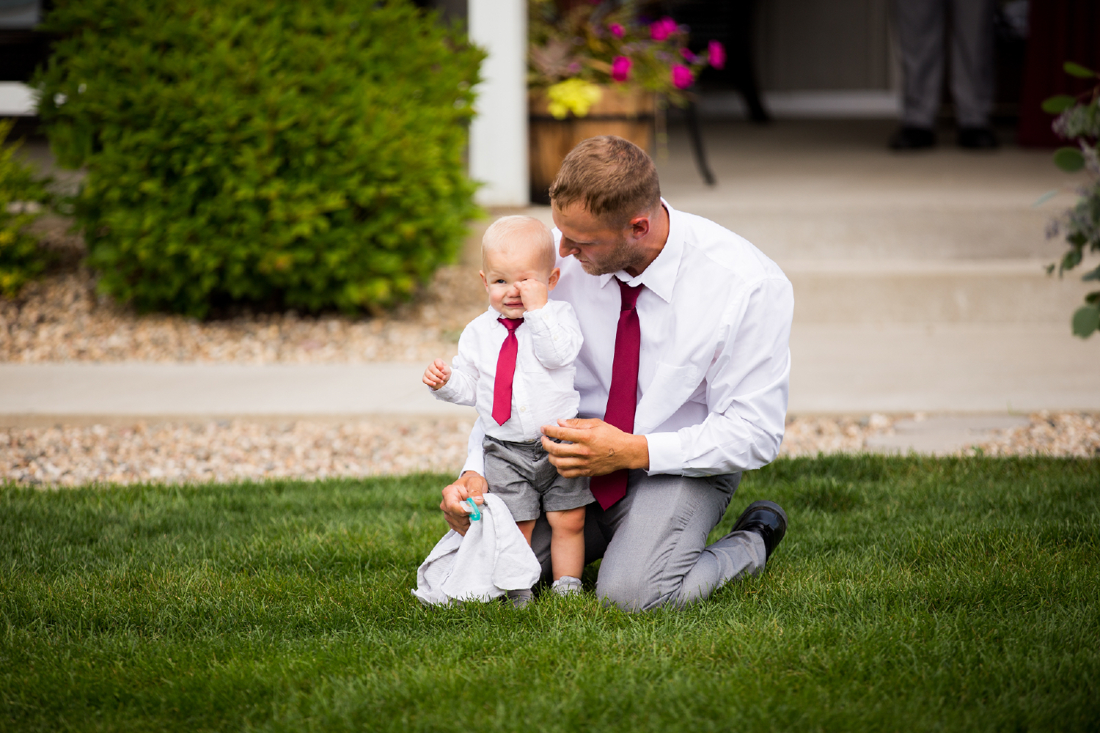 Twedt-wedding-blue-haven-barn-and-gardens-nature-photographer-couple-sioux-falls-sd-photography