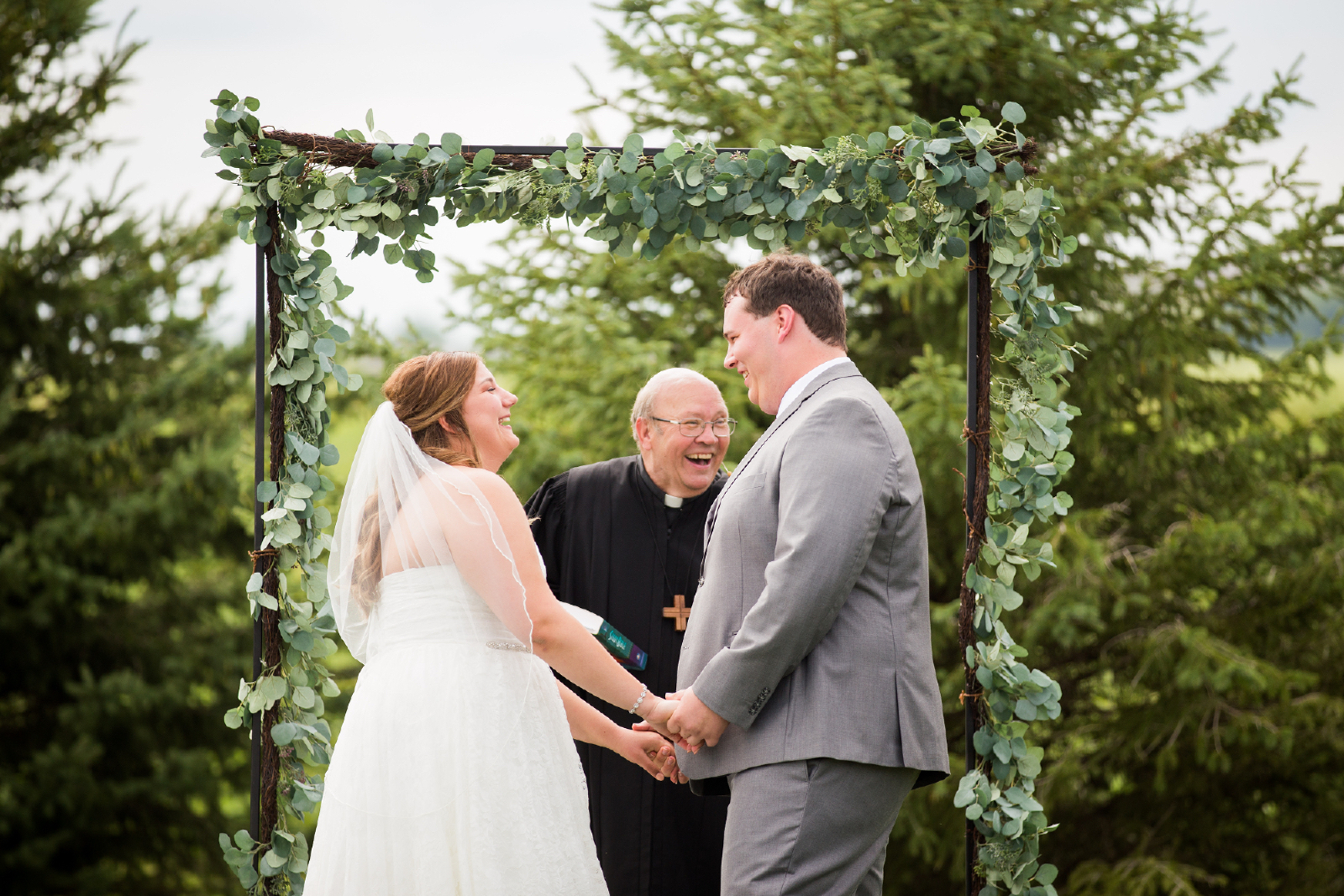 Twedt-wedding-blue-haven-barn-and-gardens-nature-photographer-couple-sioux-falls-sd-photography