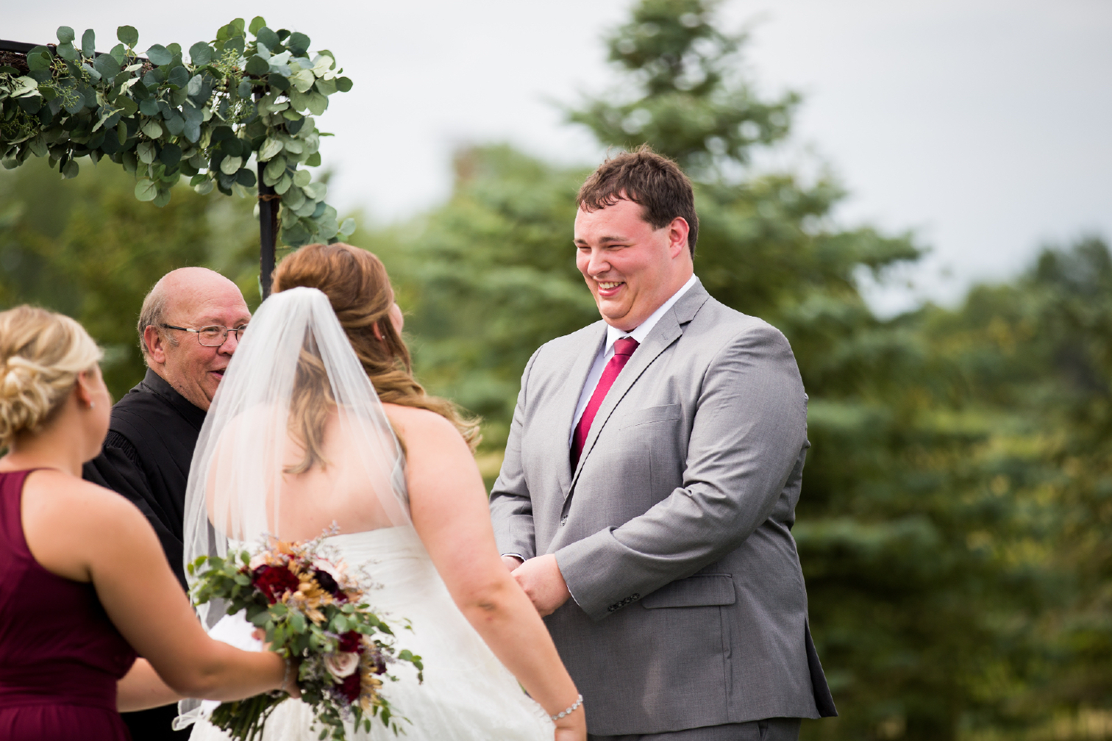 Twedt-wedding-blue-haven-barn-and-gardens-nature-photographer-couple-sioux-falls-sd-photography