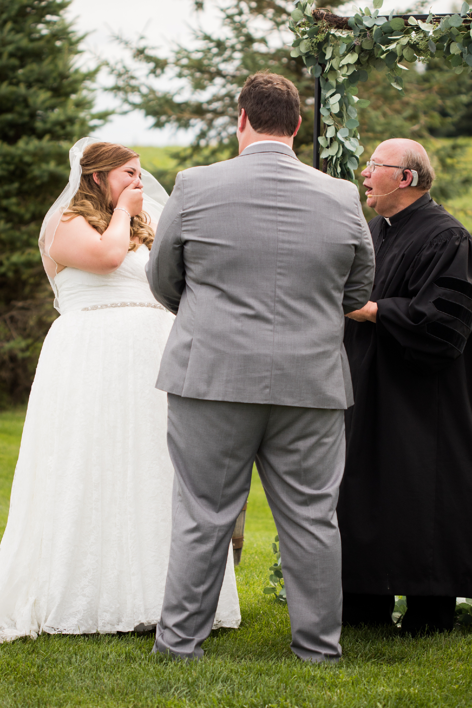 Twedt-wedding-blue-haven-barn-and-gardens-nature-photographer-couple-sioux-falls-sd-photography