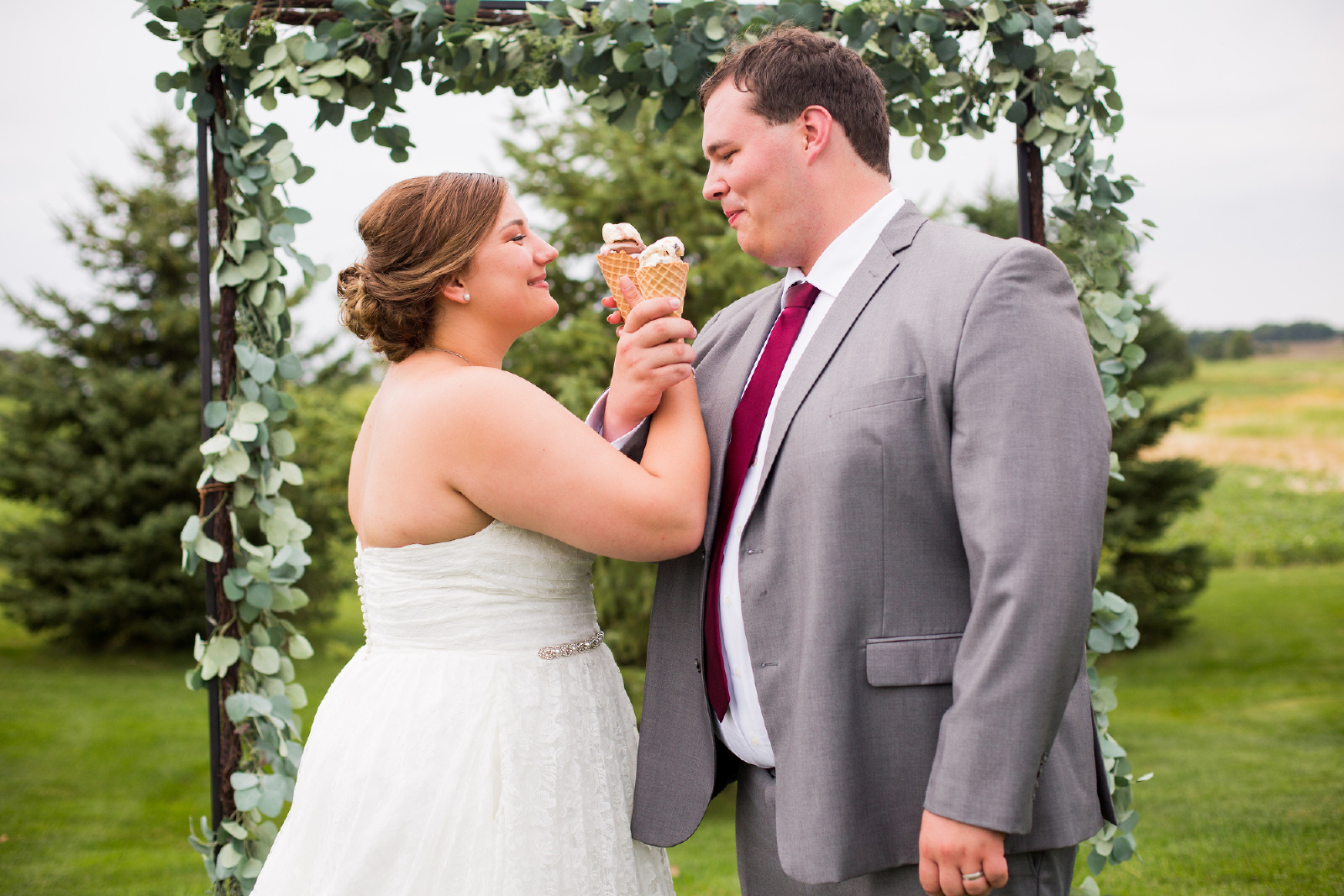 Twedt-wedding-blue-haven-barn-and-gardens-nature-photographer-couple-sioux-falls-sd-photography