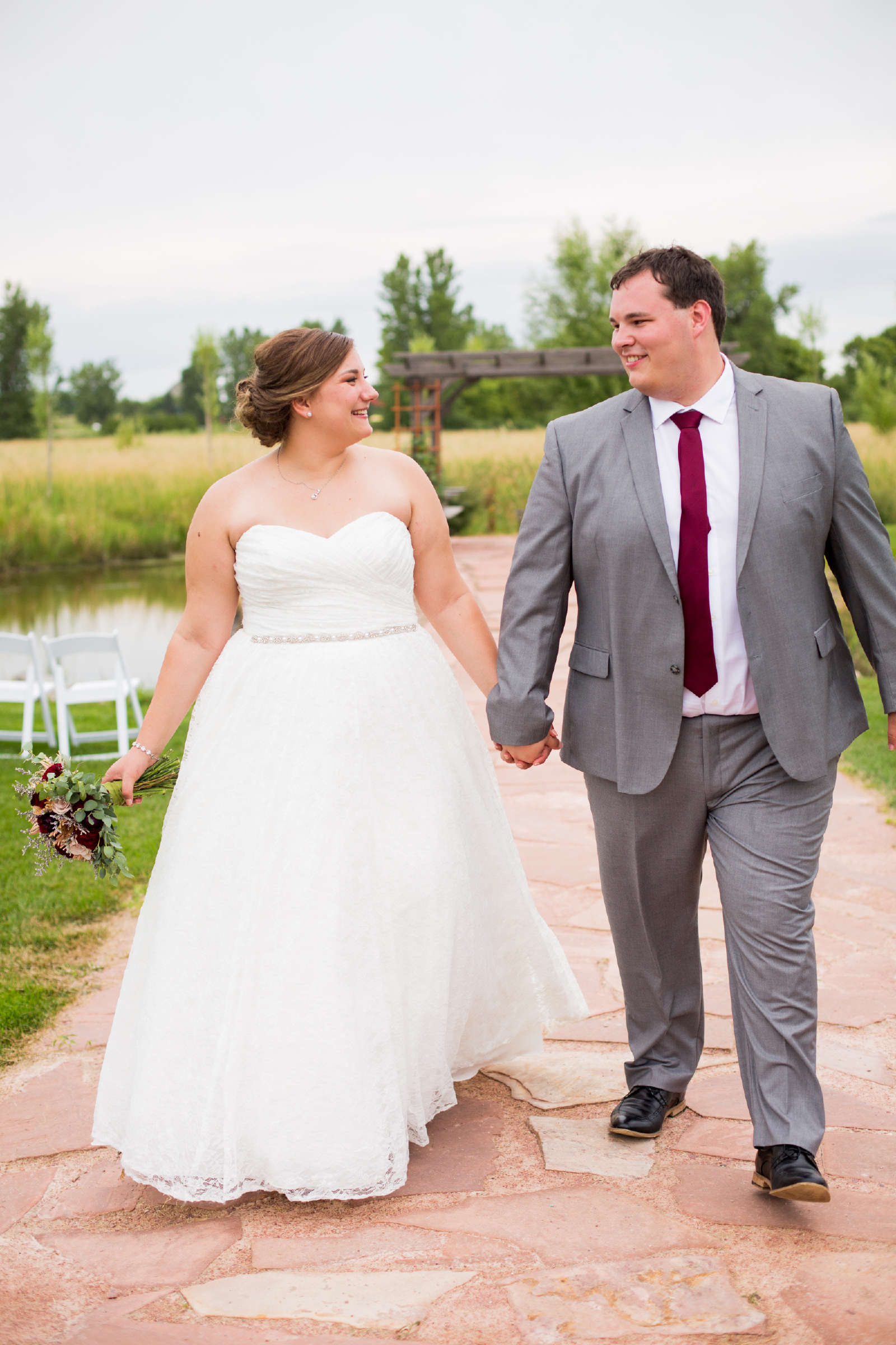 Twedt-wedding-blue-haven-barn-and-gardens-nature-photographer-couple-sioux-falls-sd-photography