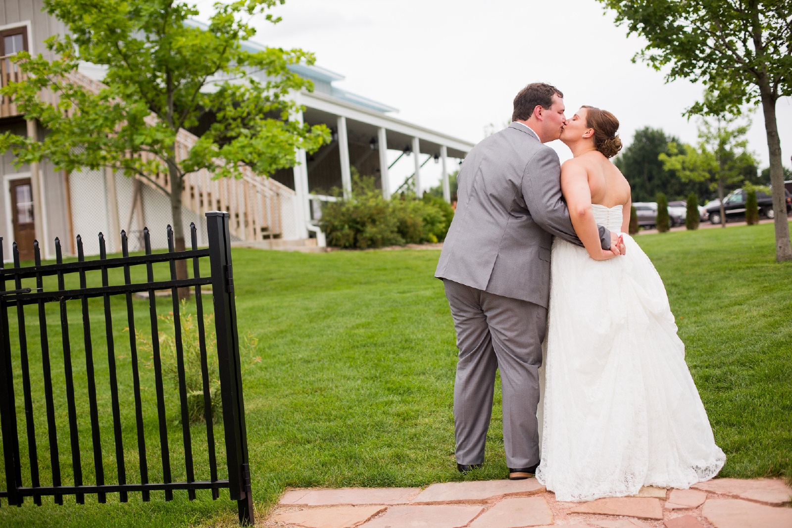 Twedt-wedding-blue-haven-barn-and-gardens-nature-photographer-couple-sioux-falls-sd-photography