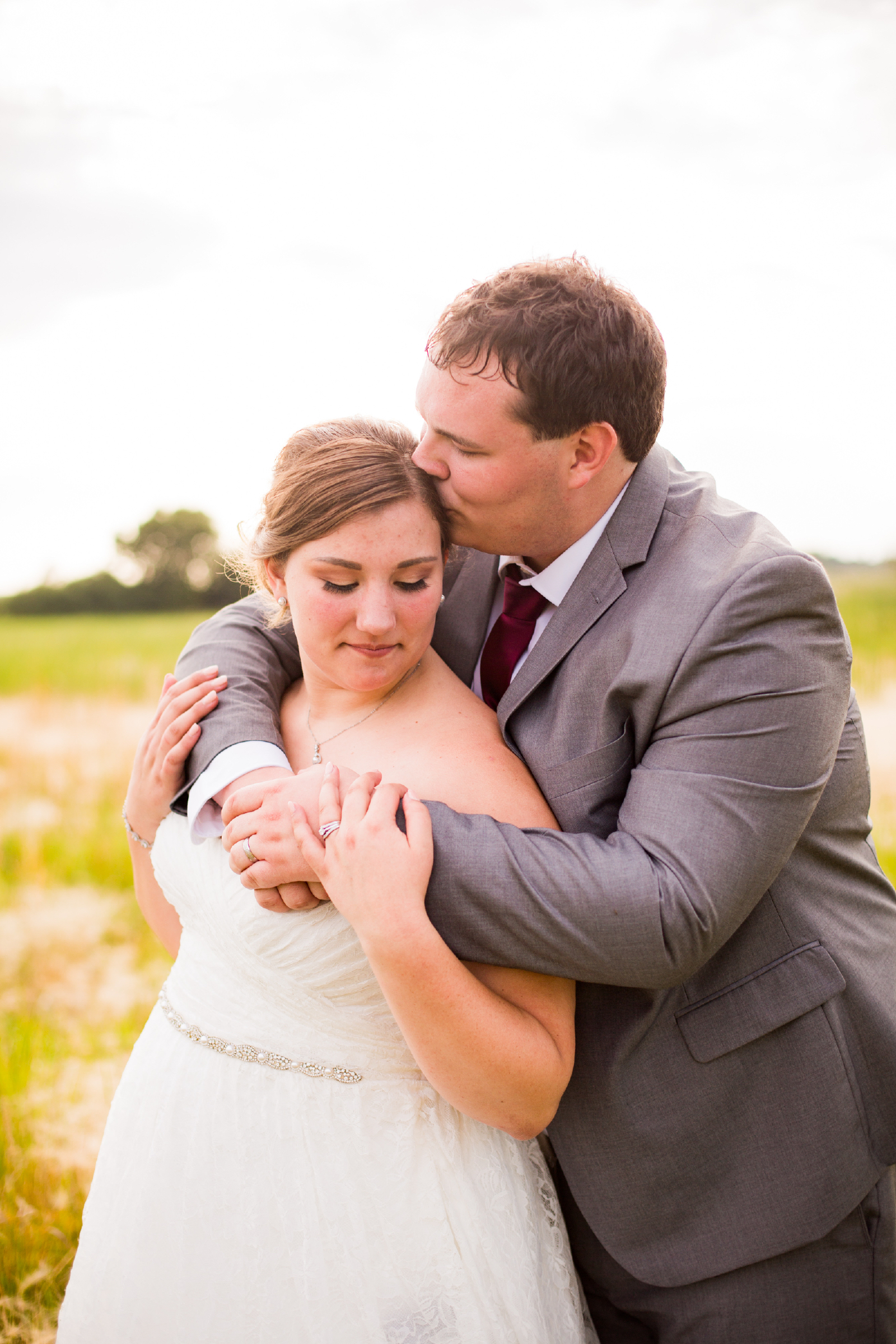 Twedt-wedding-blue-haven-barn-and-gardens-nature-photographer-couple-sioux-falls-sd-photography