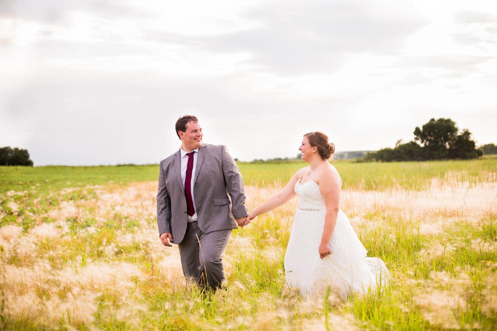 Twedt-wedding-blue-haven-barn-and-gardens-nature-photographer-couple-sioux-falls-sd-photography