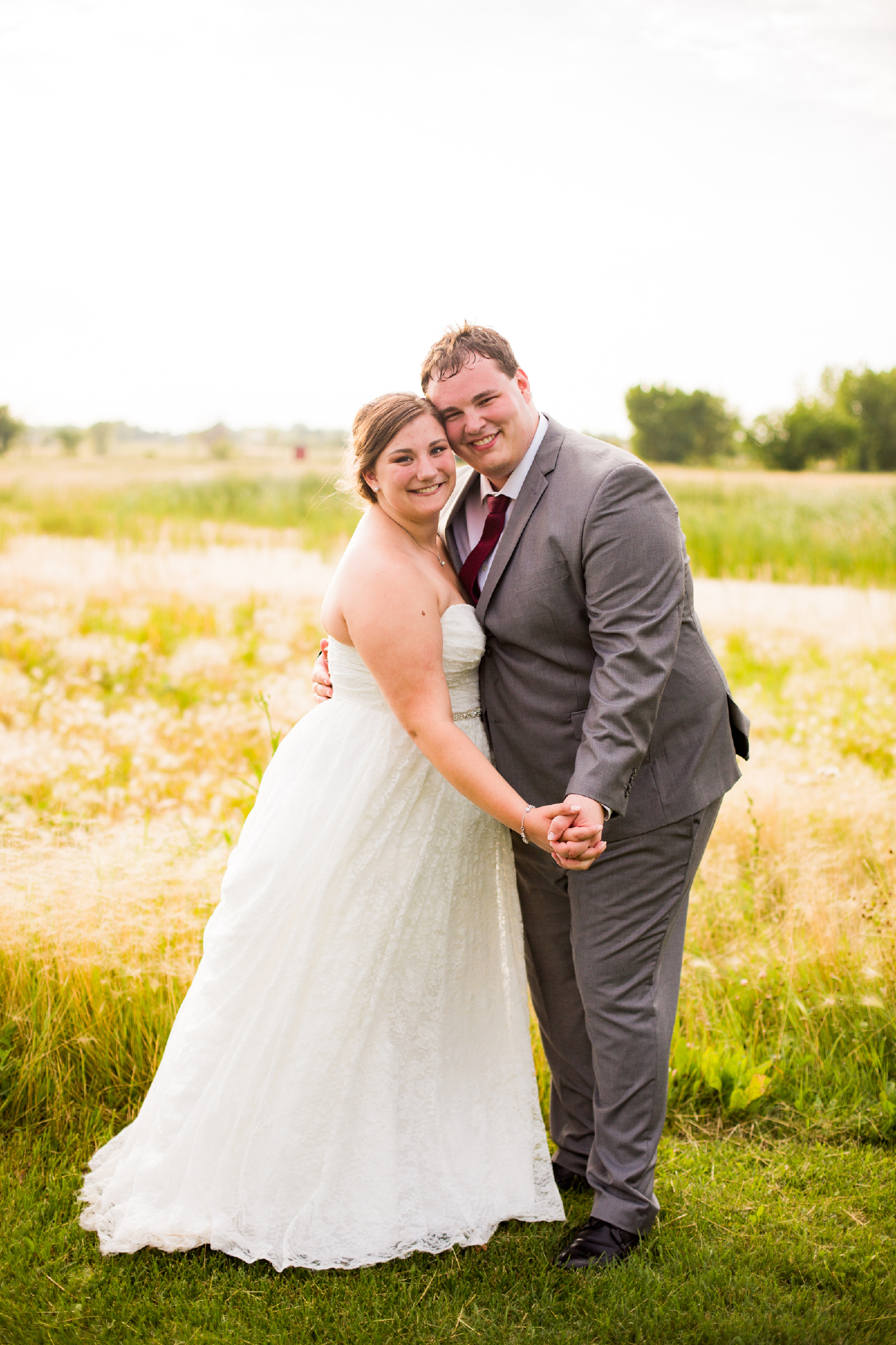Twedt-wedding-blue-haven-barn-and-gardens-nature-photographer-couple-sioux-falls-sd-photography