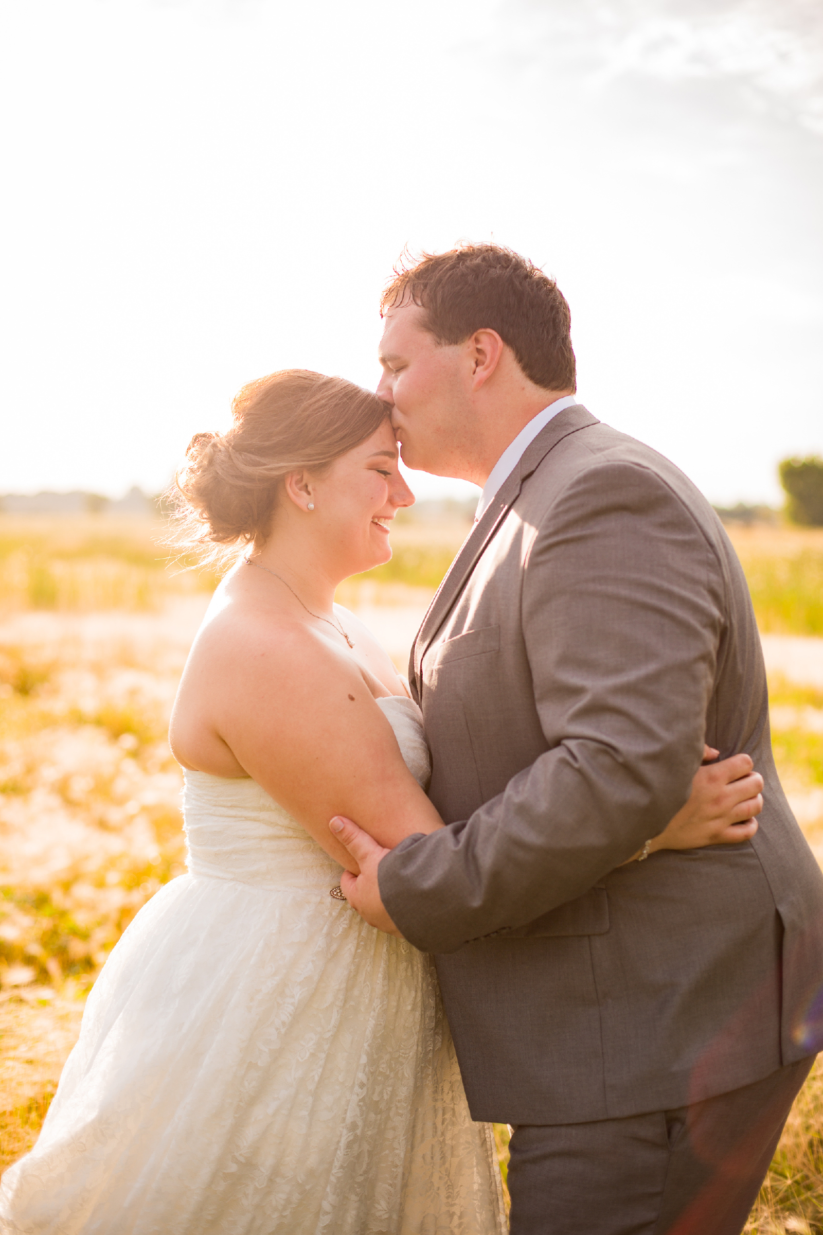 Twedt-wedding-blue-haven-barn-and-gardens-nature-photographer-couple-sioux-falls-sd-photography