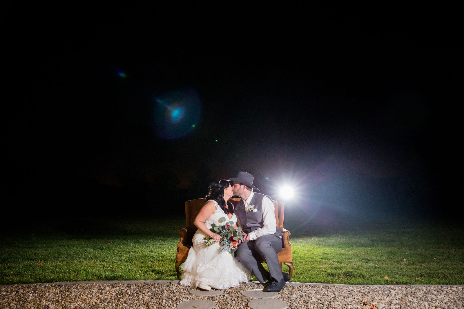 Svatos-wedding-blue-haven-barn-fall-nature-photographer-couple-sioux-falls-sd-photography